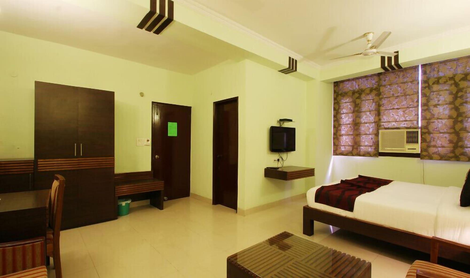 The Crest Inn Delhi  Dış mekan fotoğraf