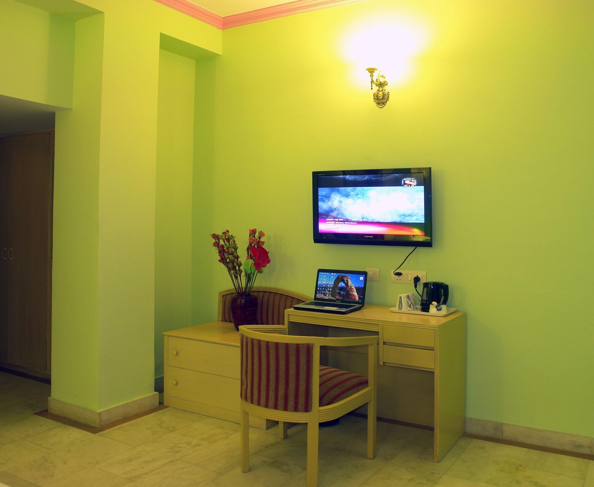 The Crest Inn Delhi  Dış mekan fotoğraf