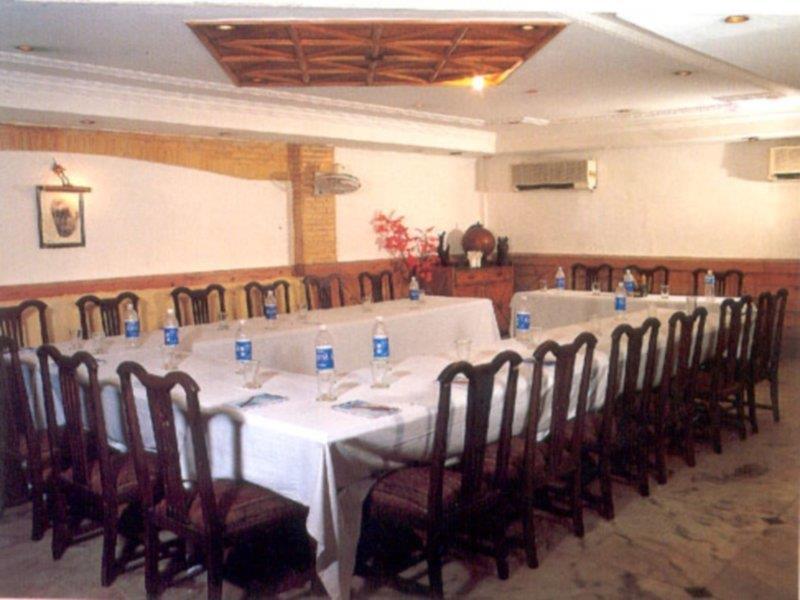 The Crest Inn Delhi  Dış mekan fotoğraf