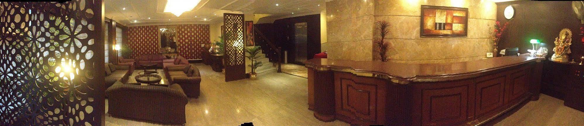 The Crest Inn Delhi  Dış mekan fotoğraf