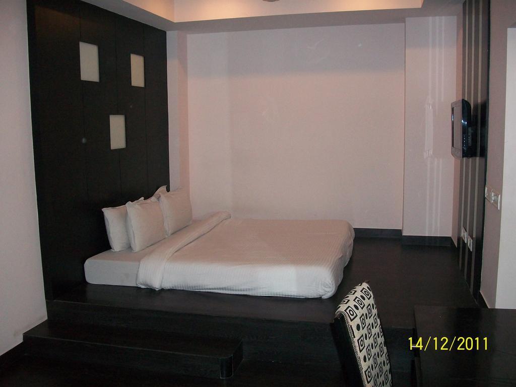 The Crest Inn Delhi  Dış mekan fotoğraf
